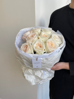 Моно букет из ароматной пионовидной розы