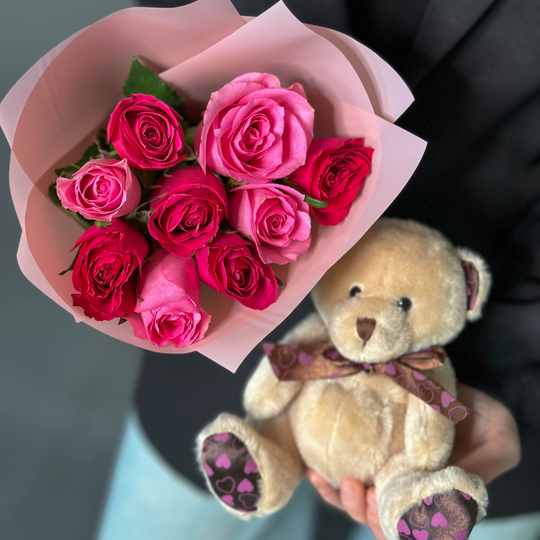 Подарочный набор 9 роз Кения 32см в пленке  + мишка 15см