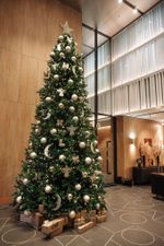 Большая елка с гирляндой «Сказочная светодинамическая» (литая+пвх) 5 м