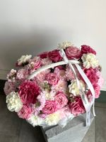 Цветочная корзина в розовых оттенках размер M