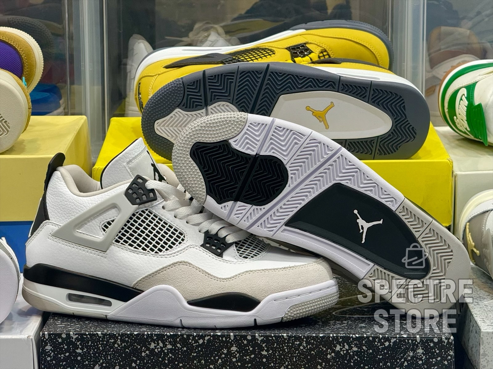 Air Jordan 4 Military Black