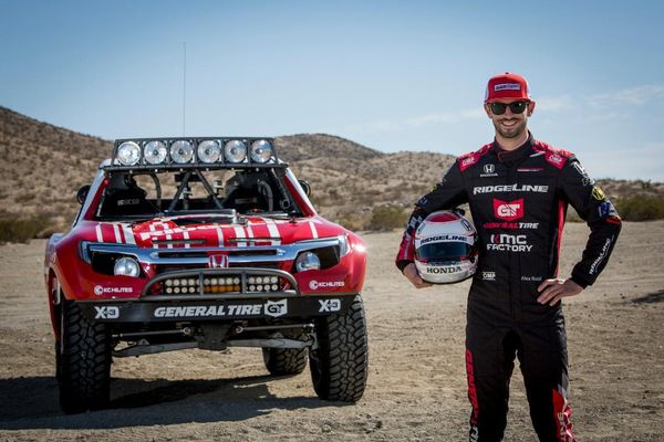 Победитель Indy 500 Александр Росси готовится к гонкам Baja