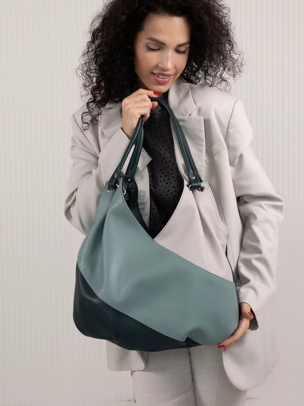 Сумка женская большая через плечо классическая