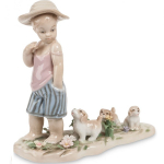 Мальчик со щенками