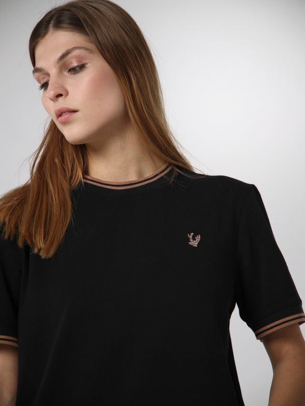 Футболка с вышивкой «Олень»