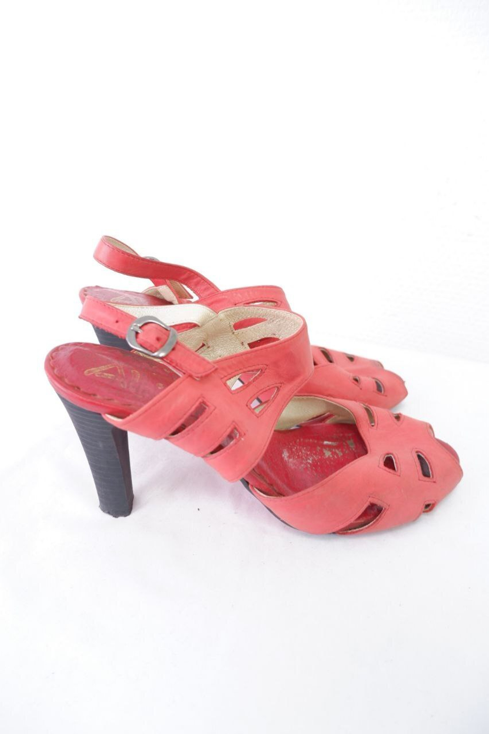 Босоножки Abil красные 38 размер