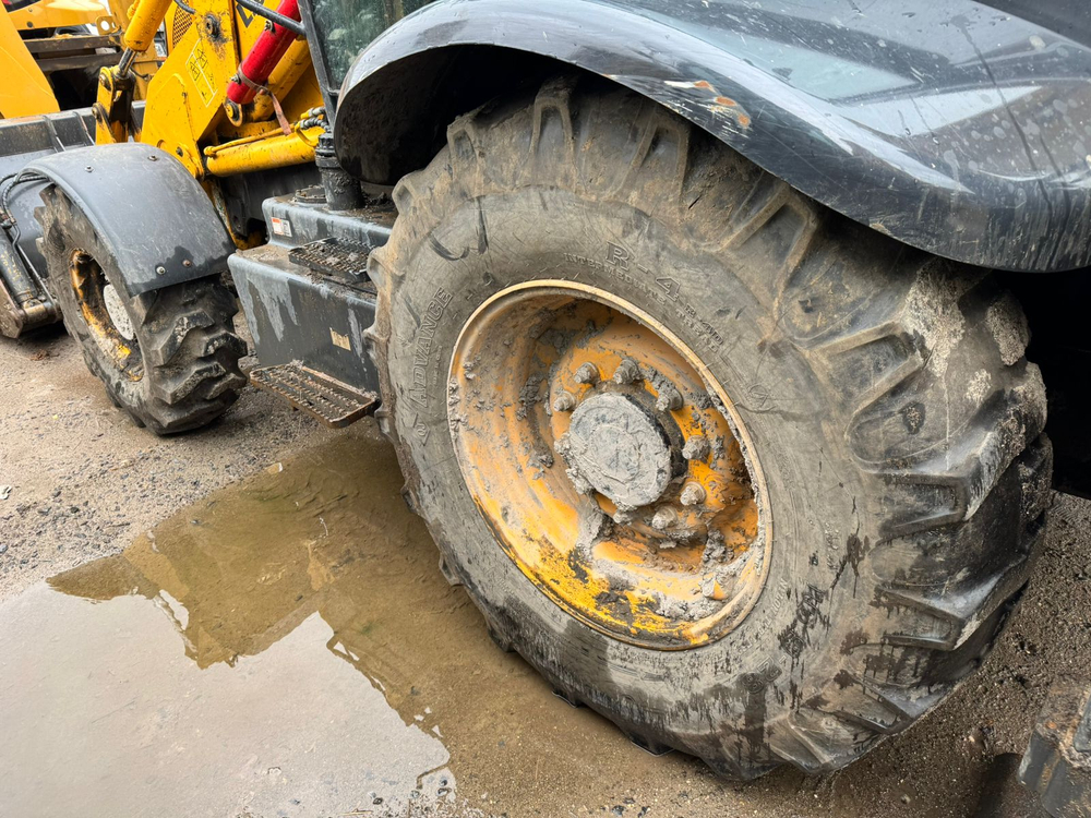 LiuGong CLG* Экскаватор-погрузчик CLG777A	 (Дизельный, 4,5 л, 95 л.с., АТ)