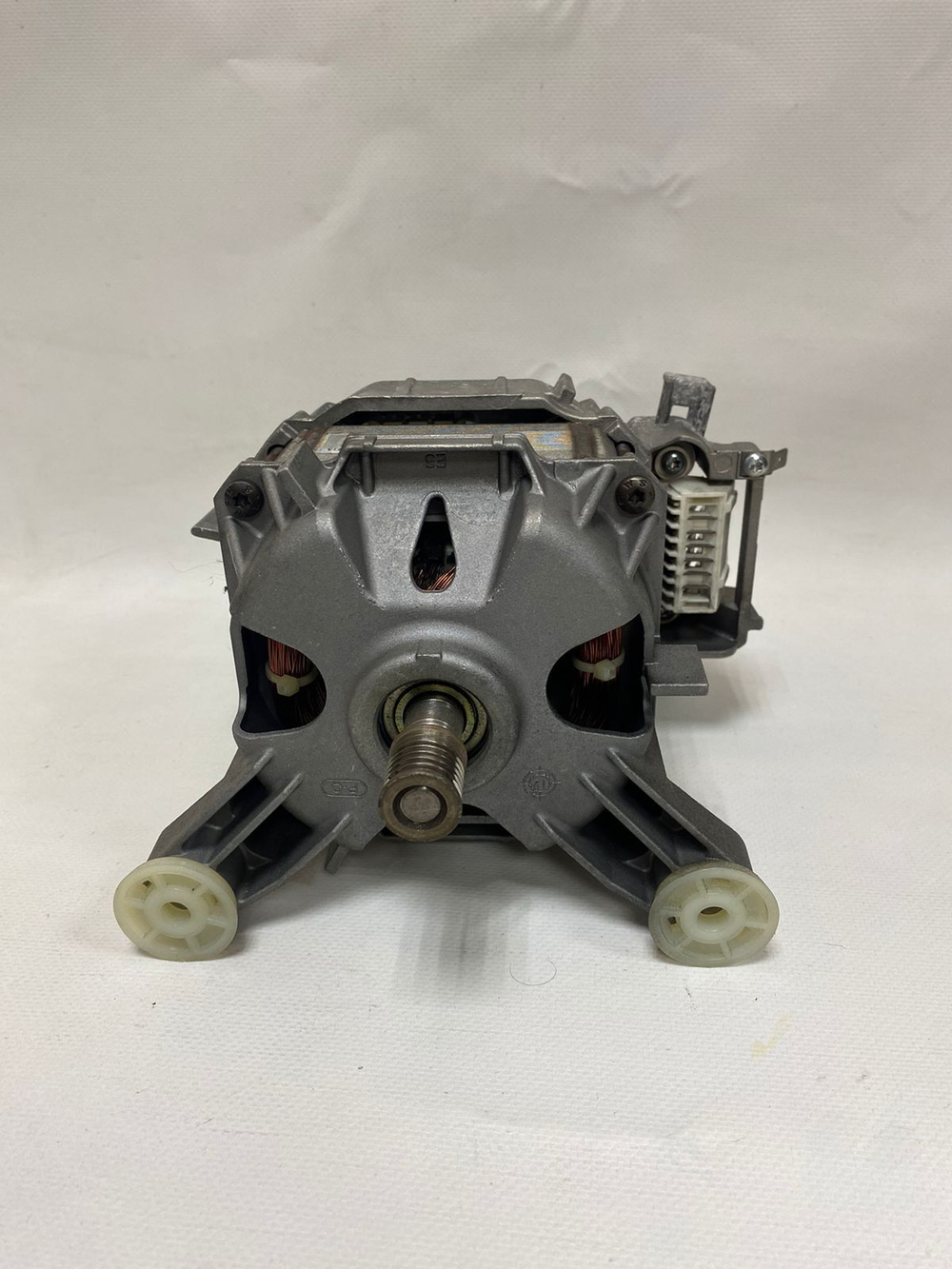 201.1 Двигатель Bosch Siemens 142369, 9000040213 00145546 9000040214 -6 контактов б\у