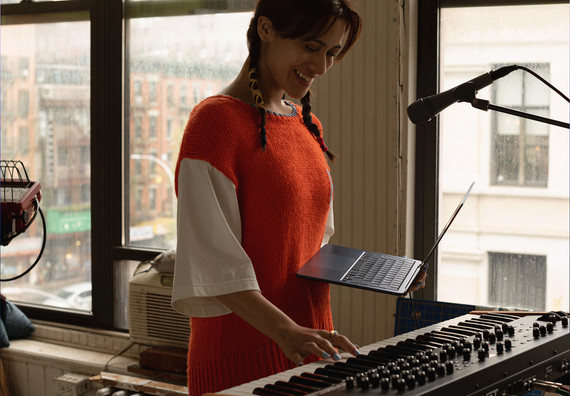 Ноутбук Apple MacBook Air 13.6" (M2, 8 Gb, 256 Gb SSD) Темно-синий (MLY33)