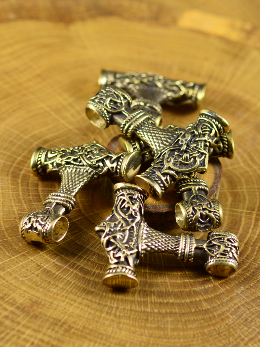 Молот Тора с вязью из латуни