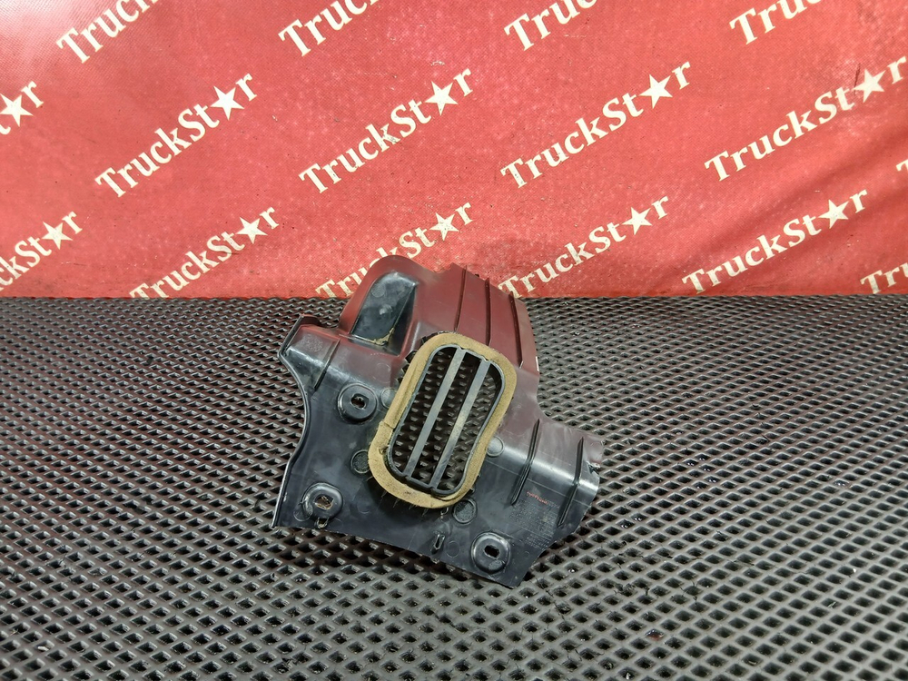 Накладка порога левая