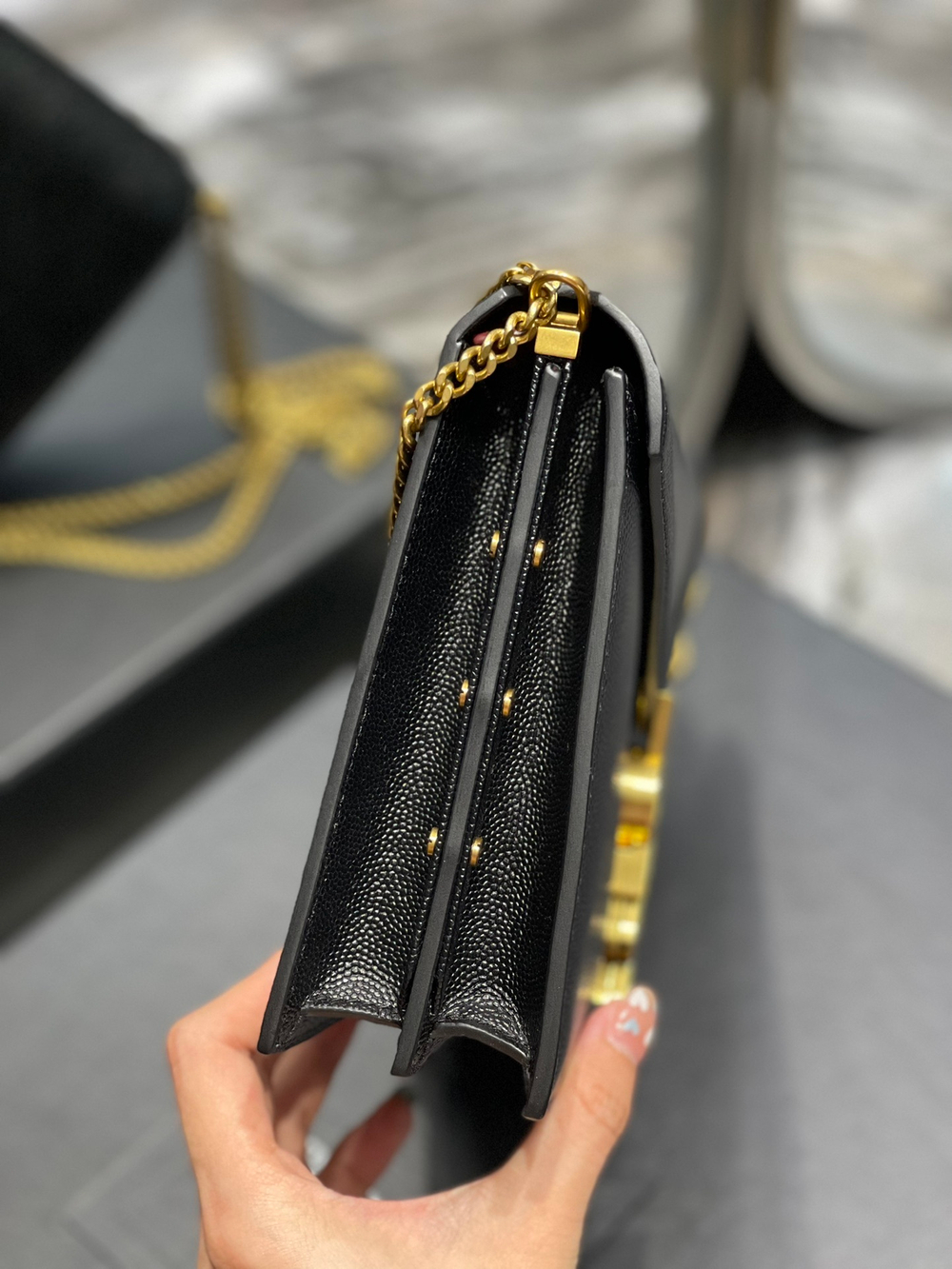 YSL Cassandra Medium 22 cm