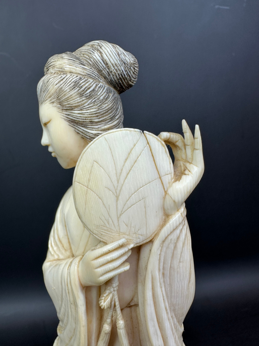 Восточная красавица с веером