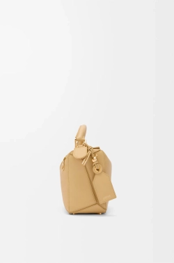 Loewe Маленькая сумка натуральной кожи, цвет сливочного масла
