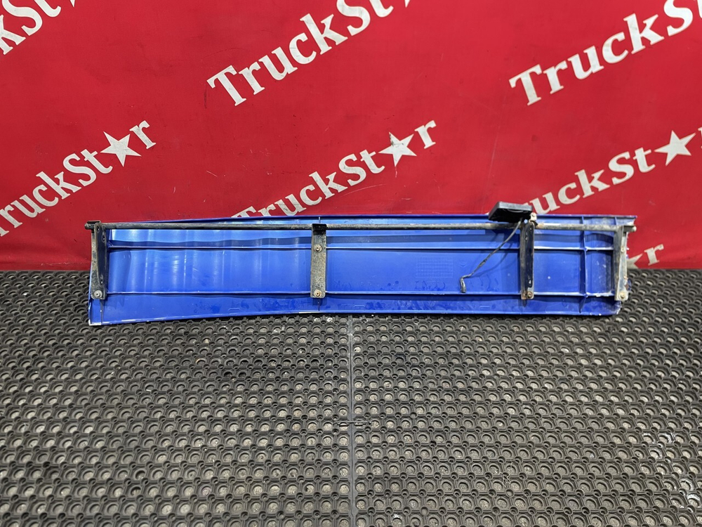 Спойлер кабины боковой правый