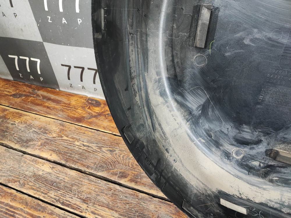 Кожух запасного колеса Toyota RAV4 III (XA30) 05-13 Б/У Оригинал 6477142U11