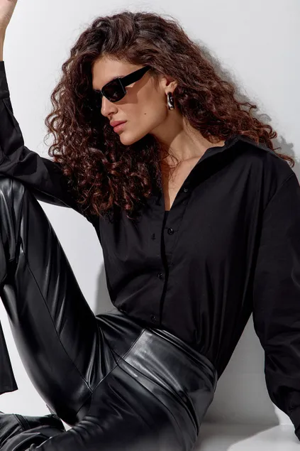 Свободная базовая рубашка из хлопка черного цвета