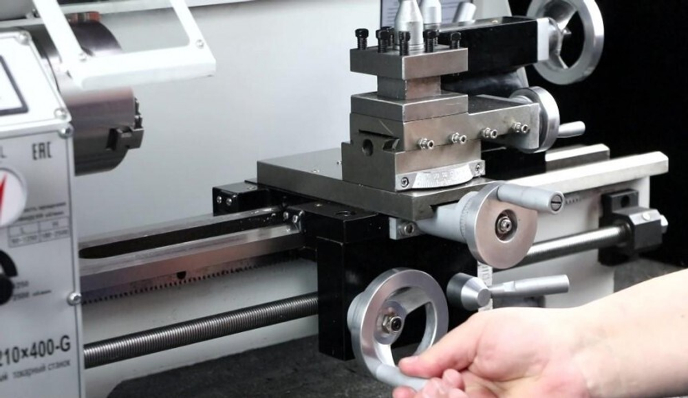 Станок токарный Visprom SPV-210x400-G 39001700