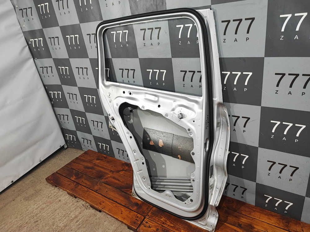 Дверь задняя левая Volkswagen Tiguan 1 07-18 Б/У Оригинал 5N0833311B