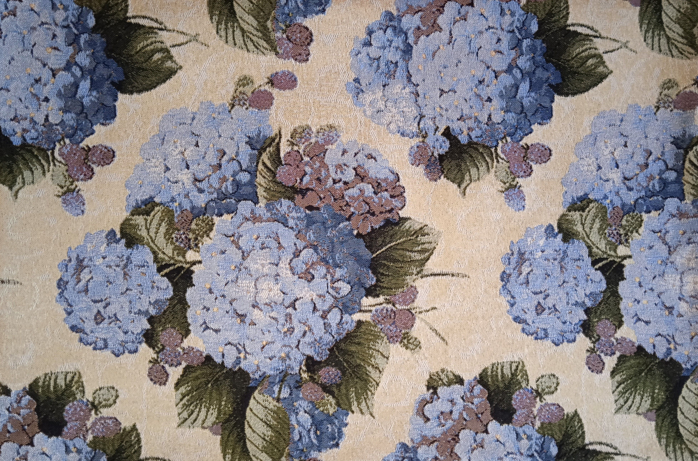 Декоративная гобеленовая наволочка для интерьерной подушки Гортензия 68х47