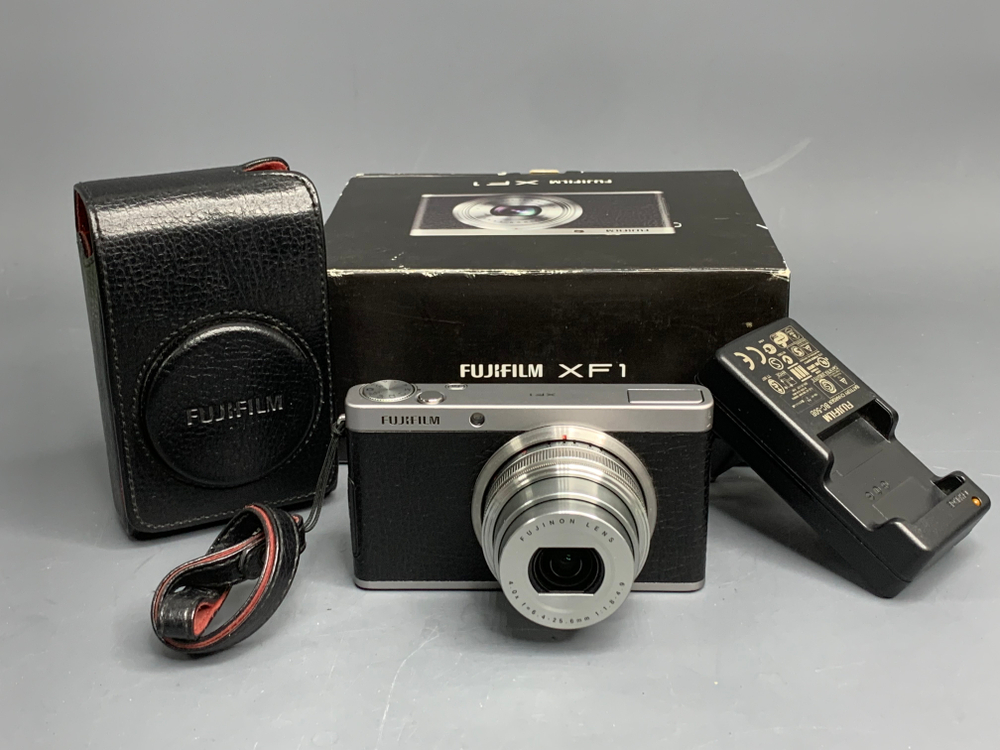 FujiFilm XF1