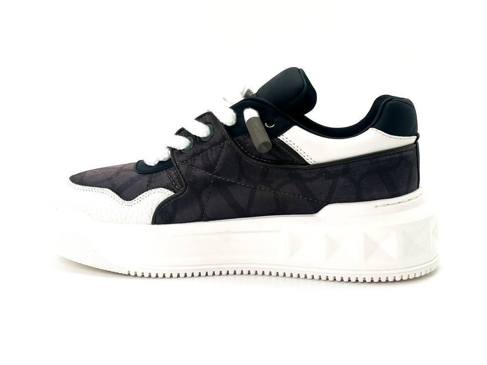 Кеды Valentino Garavani ONE STUD XL