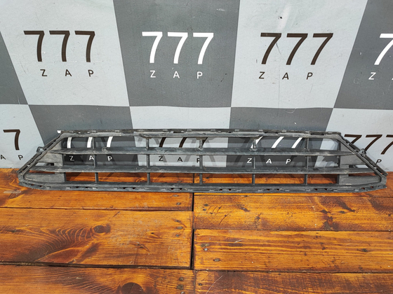 Решетка переднего бампера Volvo XC60 2 17-22 Б/У Оригинал 31425175