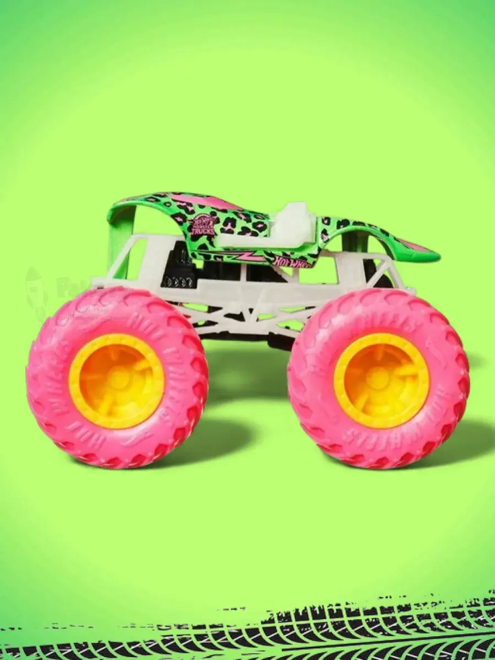 Машинка Monster Trucks Хот Вилс Twin Mill HCB50 HVH80