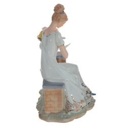 GAEM Фигурка декоративная "Девушка с голубями", L22 W15 H26 см