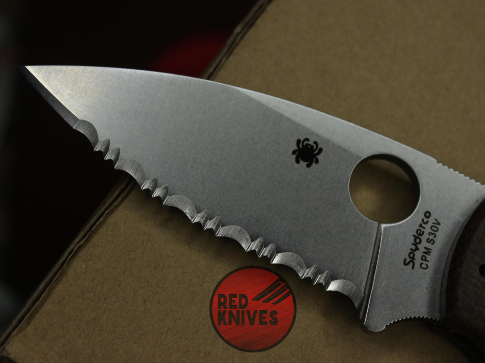 Нож Spyderco Shaman - клинок серрейтор, рукоять микарта