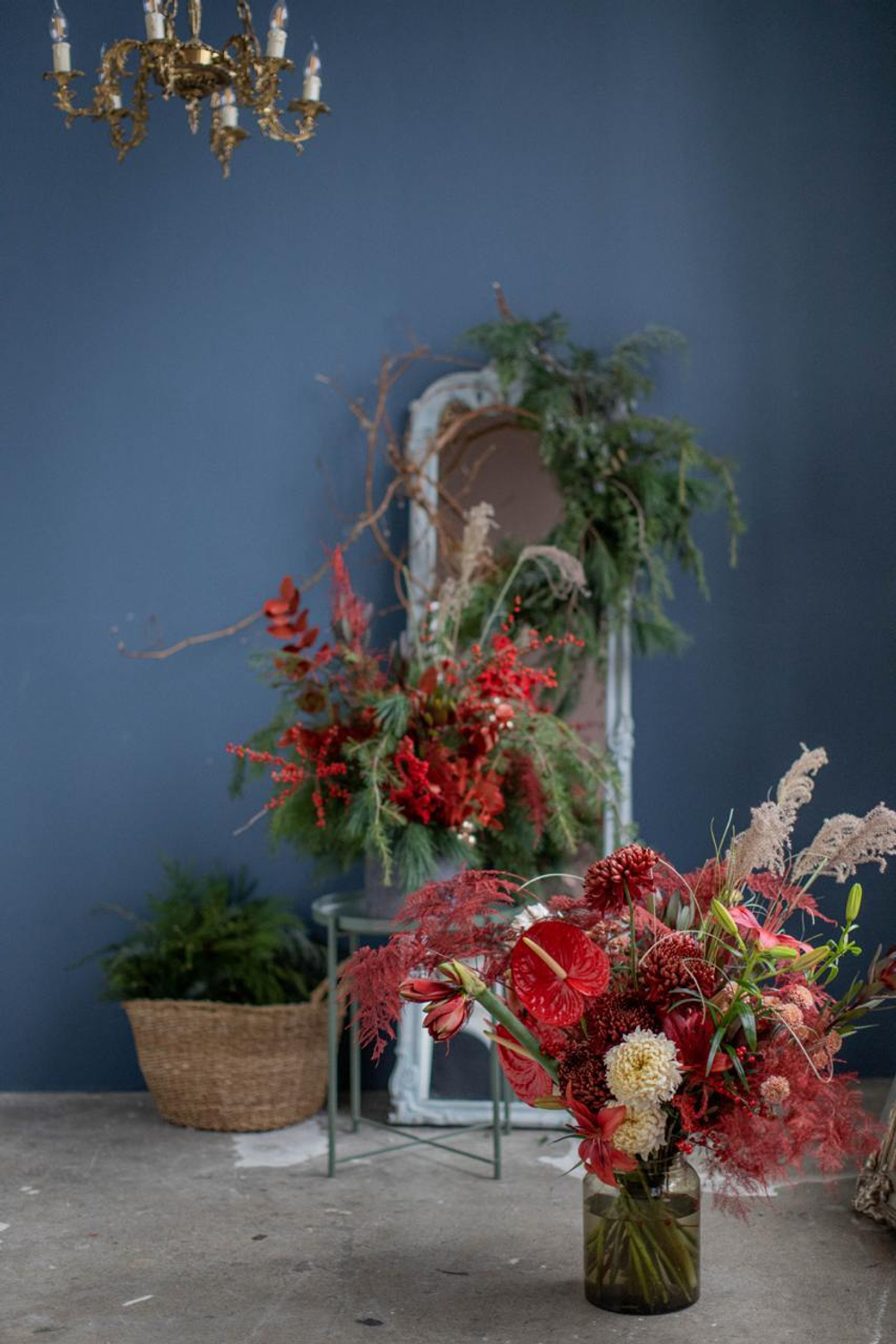 Интерьерный красный