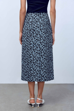 Юбка из легкого денима с анималистичным принтом