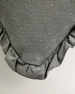 ZARA HOME НАВОЛОЧКА ДЛЯ ДЕКОРАТИВНОЙ ПОДУШКИ ДЛЯ ДЕТЕЙ С РЮШАМИ, СЕРЫЙ