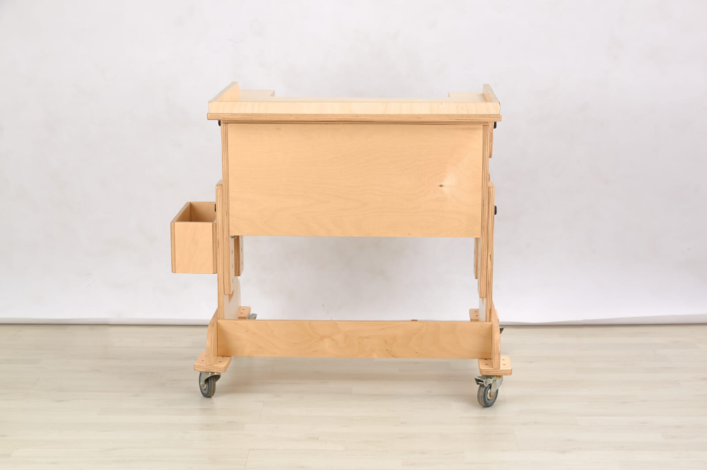 Стол для детей с ОВЗ на колесах