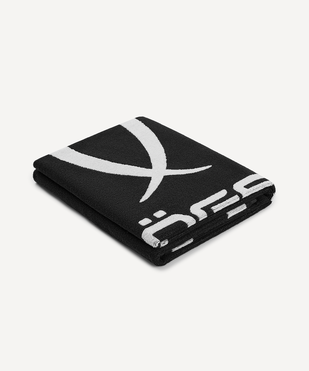 Полотенце спортивное ESSENTIAL Towel L, 70х140, черный/белый