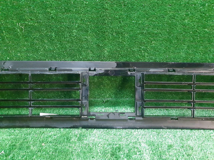 Решетка переднего бампера Voyah Dream (2021-н.в.)