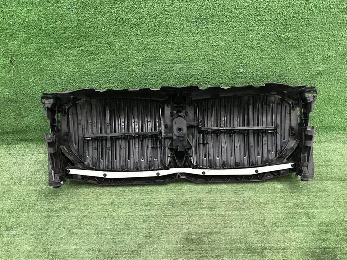 Решетка радиатора BMW X5 G05 (2018-2023)