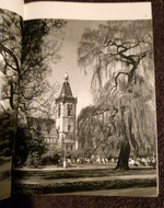 "Ceskoslovensko". На чешском языке.