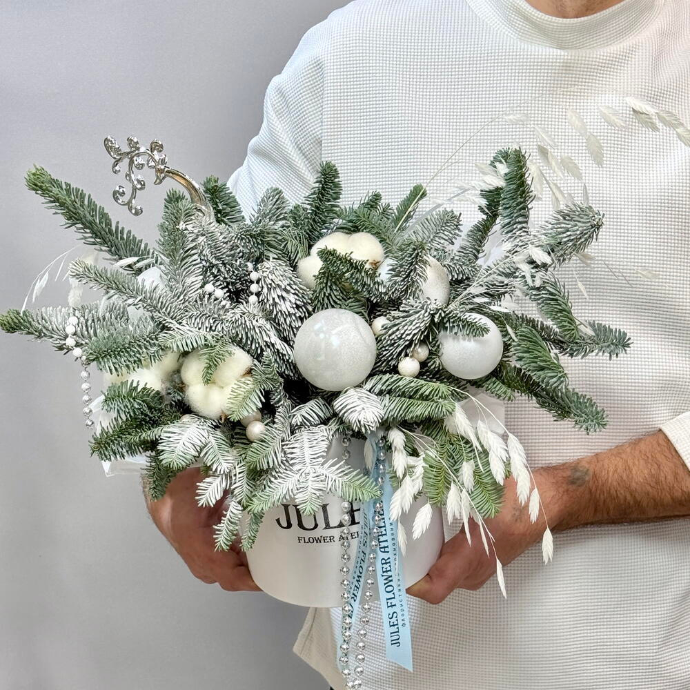 «Гололед» композиция из ели(нобилиса) и декора