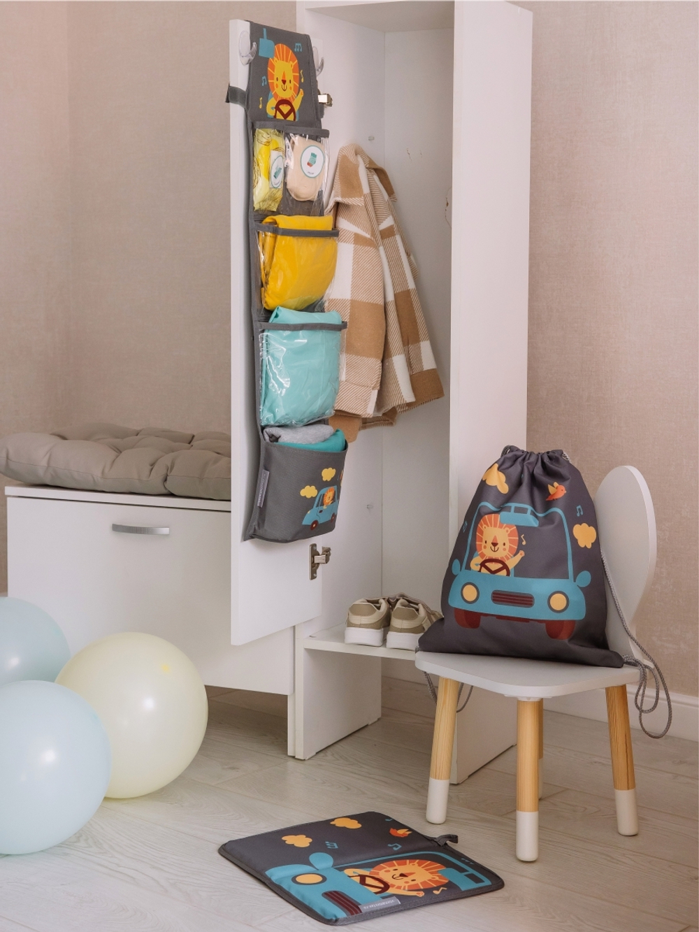 Набор для детского сада: кармашек, коврик, мешок. Львенок в машинке