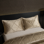 Велюровое покрывало в клетку с наволочками OVL030