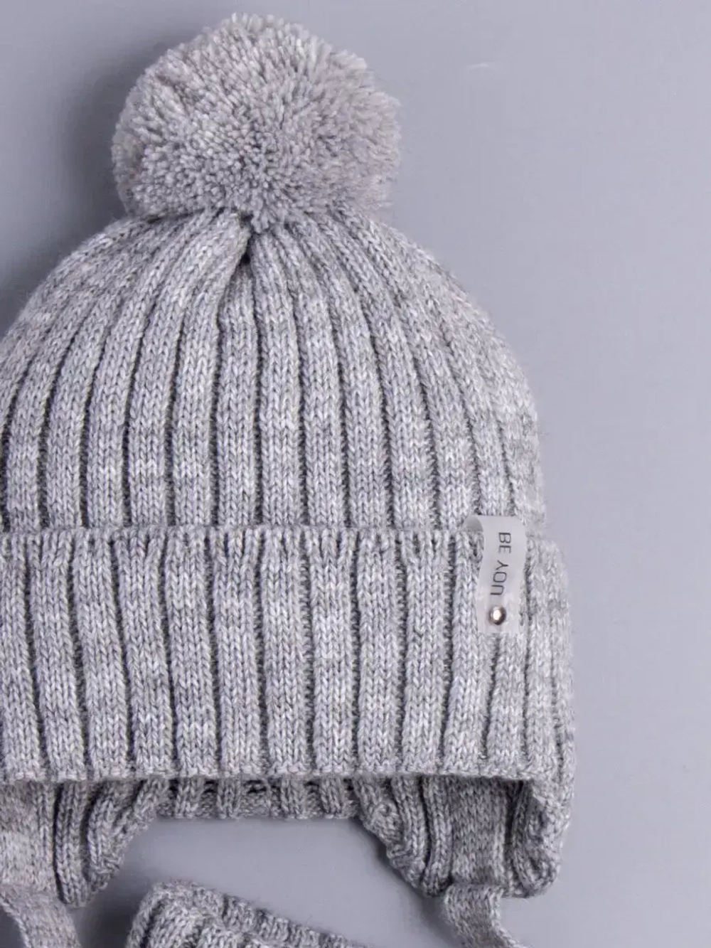 Шапка осенняя детская на завязках и снуд