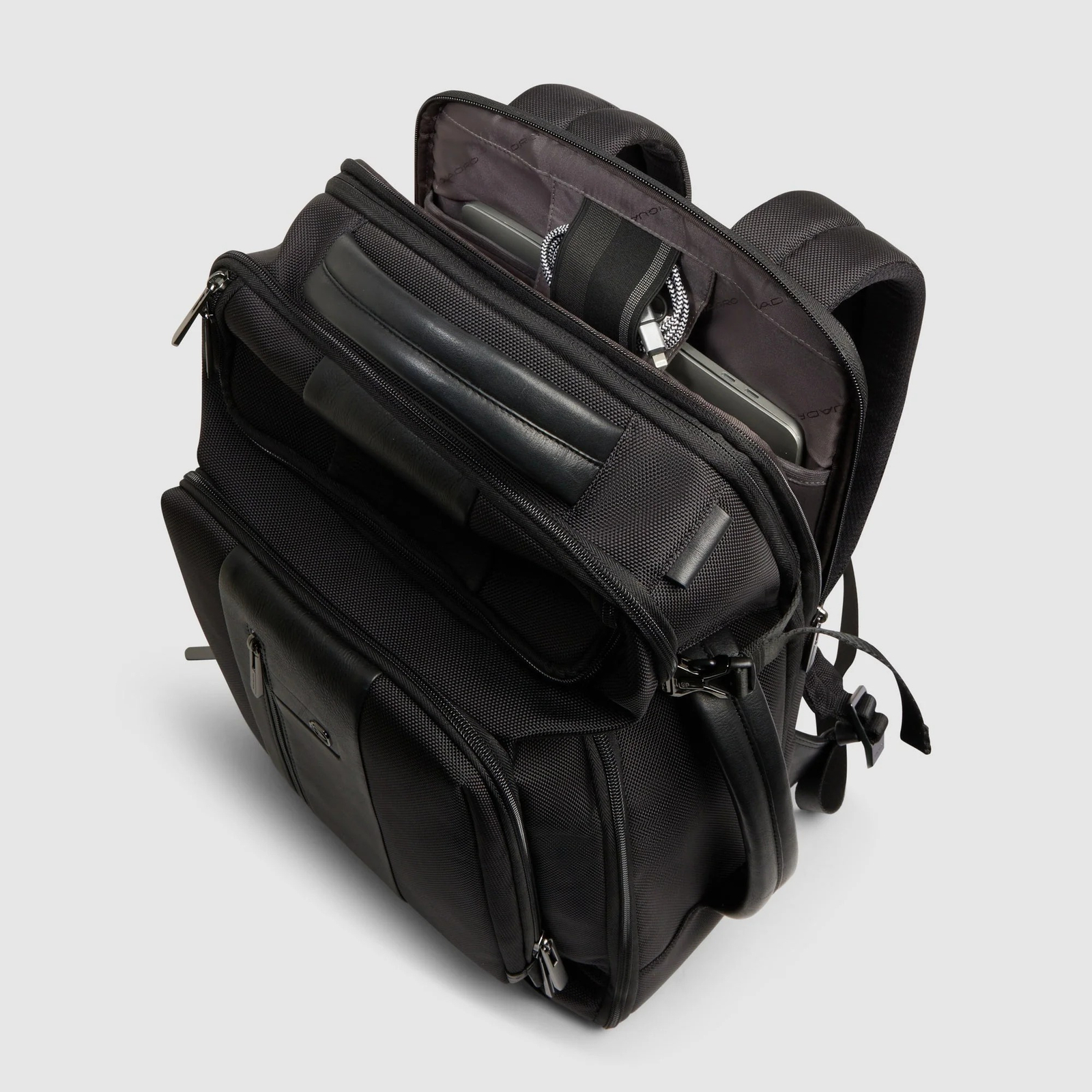 Рюкзак дорожный Brief CA7046BR2/Nero