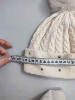 Шапка с помпоном