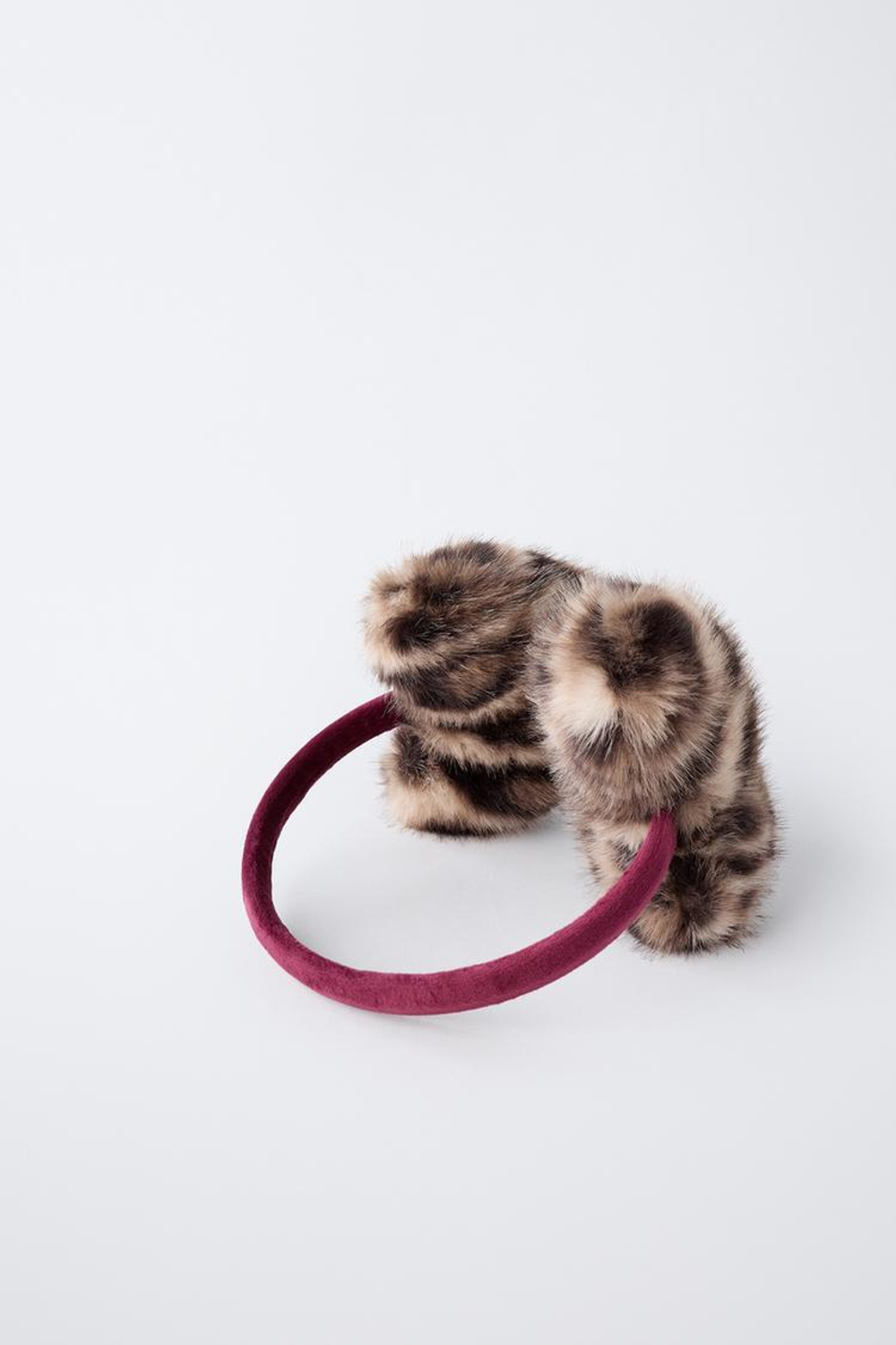 ZARA НАУШНИКИ ИЗ ИСКУССТВЕННОГО МЕХА С АНИМАЛИСТИЧЕСКИМ ПРИНТОМ, КОРИЧНЕВЫЙ