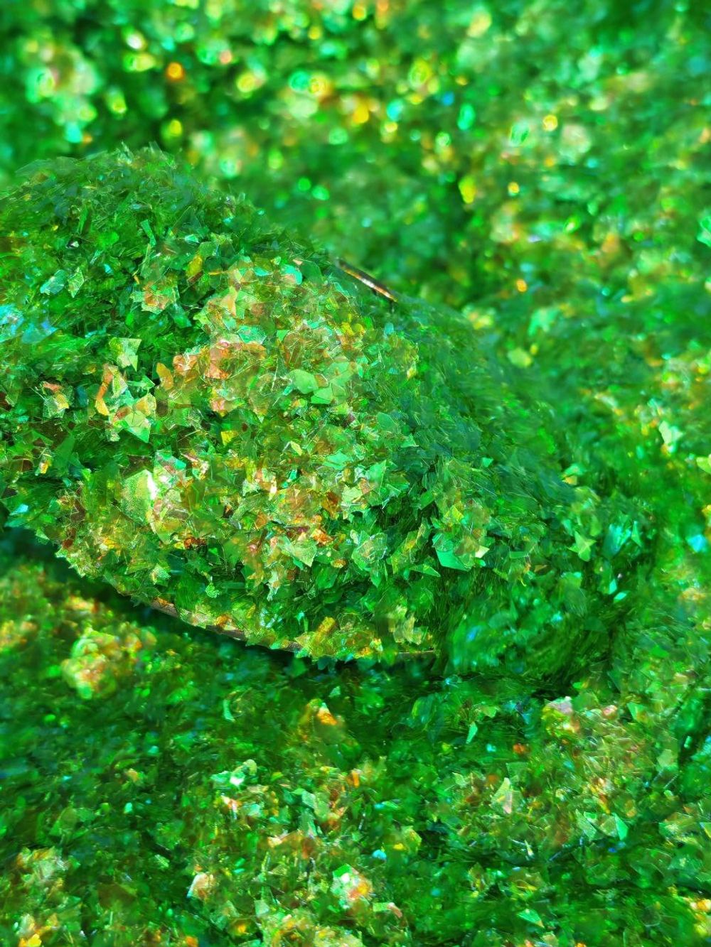 Хлопья - слюда 88708 Зелёный топаз - для литья изделий и творчества