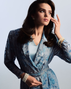 Платье из голубого шёлкового панбархата с фактурным цветочным орнаментом