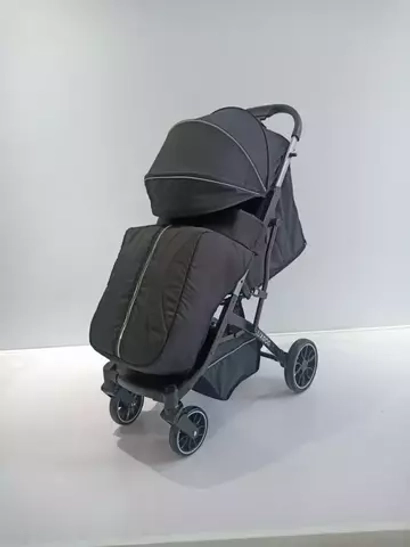 Коляска прогулочная Luxmom V3 (черный)