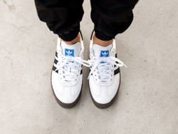 Женские кроссовки Adidas Originals Sambarose WMNS 'White Black Gum' AQ1134