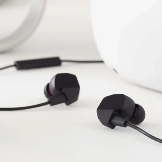 Final Audio VR3000 with Controller & Mic Black